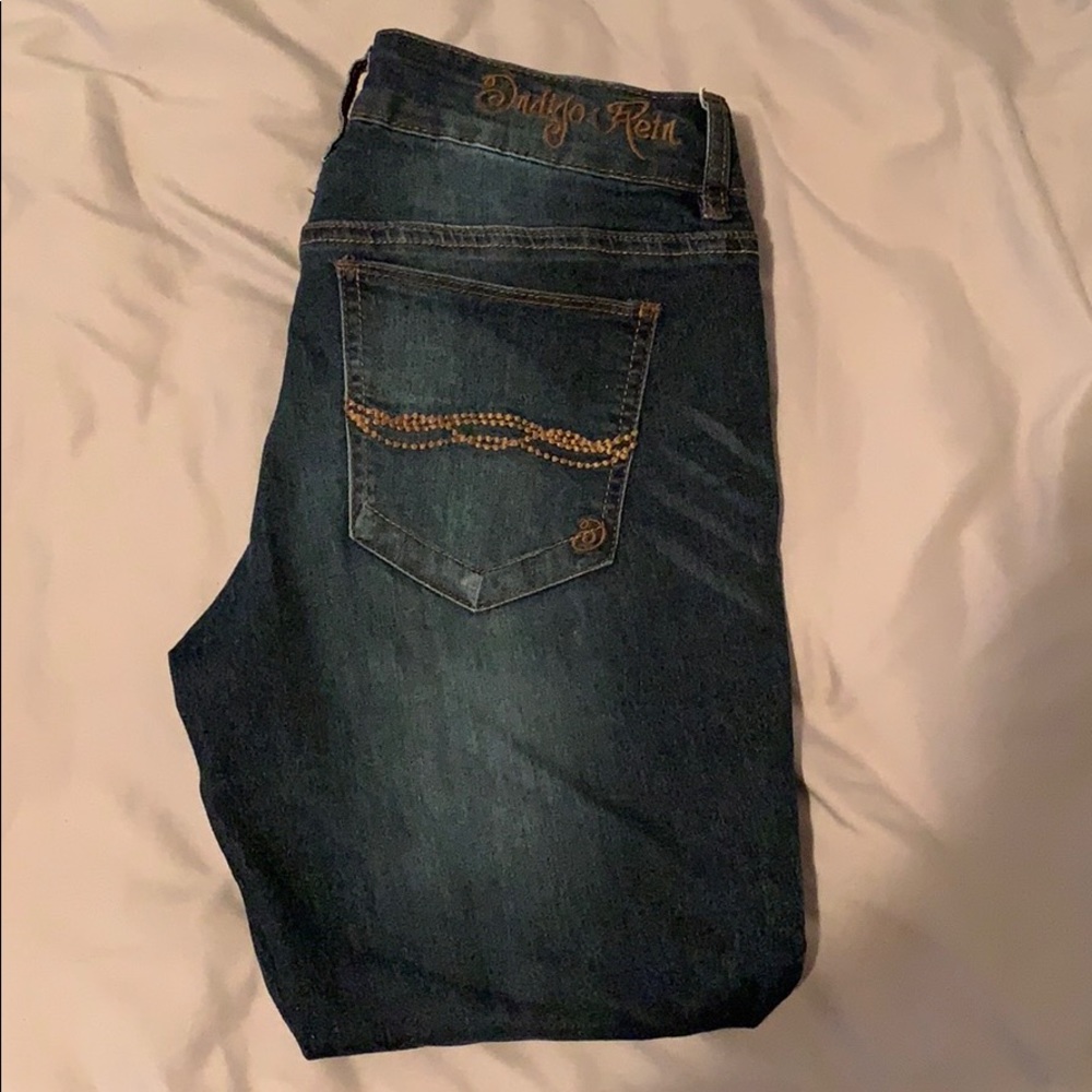 Jean Capri w/ Cuffed Bottoms